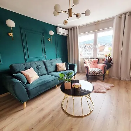 Apartment Lovely Gem At The Location In Center